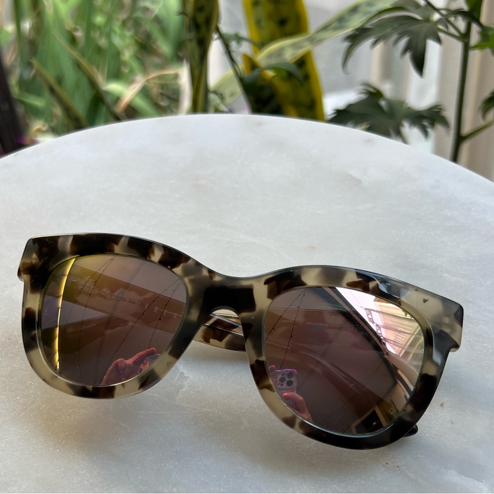WONDERLAND Tortoise Shell Sunglasses - Picture 5 of 11